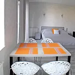 Art Apartments