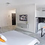 Art Apartments